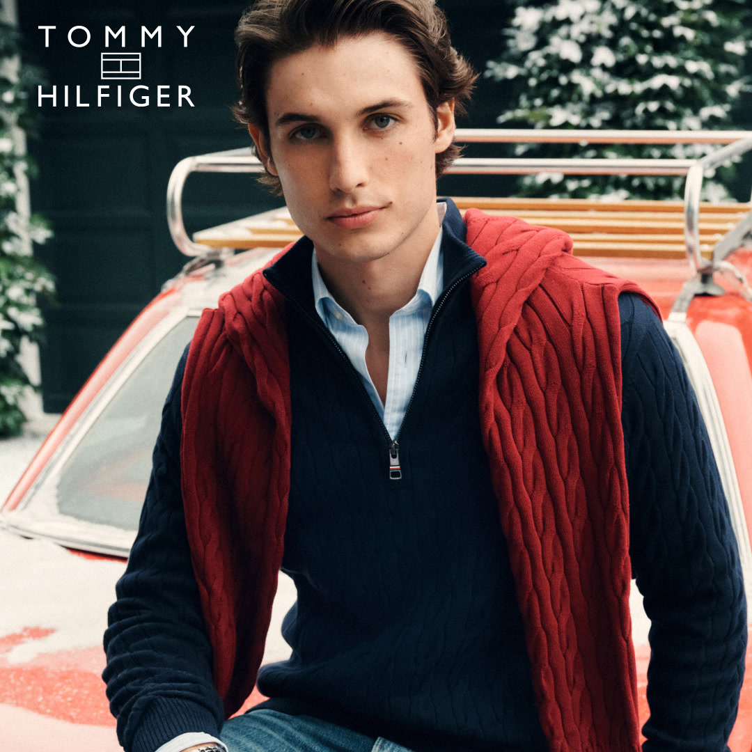 mężczyzna w ubraniach Tommy Hilfiger