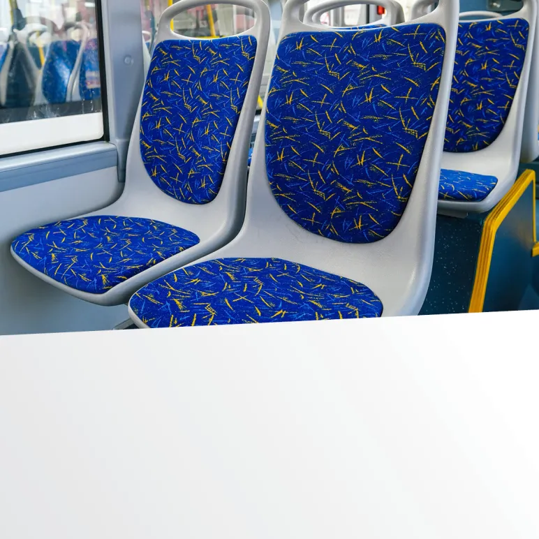 wnętrze autobusu