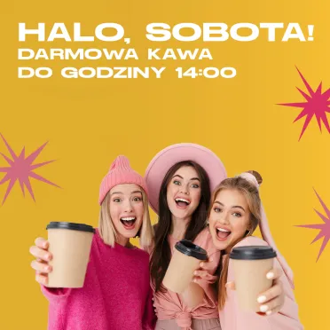 trzy radosne dziewczyny z kubkami kawy